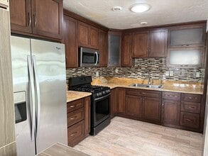 4048 52nd St in San Diego, CA - Foto de edificio - Building Photo