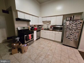 1304 Walnut St in Philadelphia, PA - Building Photo - Building Photo