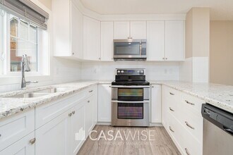 1005-1005 Graydon Hill Blvd SW in Edmonton, AB - Building Photo - Building Photo
