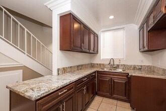 Fulton Townhomes in Van Nuys, CA - Building Photo - Building Photo