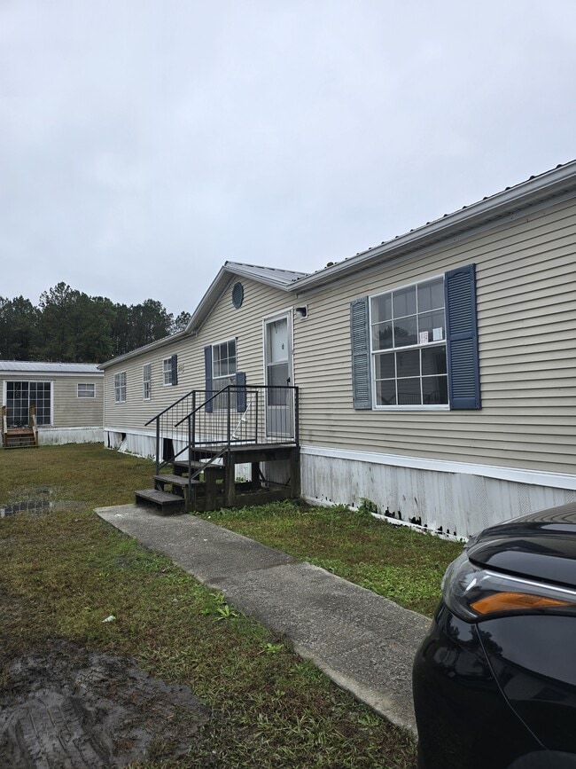 property at 926 Hollywood Dr