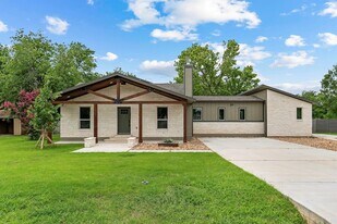 100 Bryson Bend in Liberty Hill, TX - Building Photo