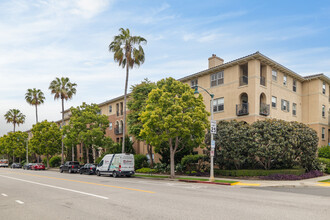 13080 Pacific Promenade in Playa Vista, CA - Building Photo - Building Photo