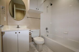 1466 Dennis St in Houston, TX - Building Photo - Building Photo