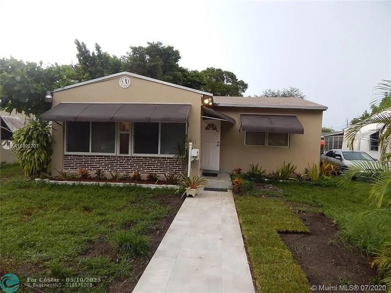 1111 N 25th Ave in Hollywood, FL - Building Photo