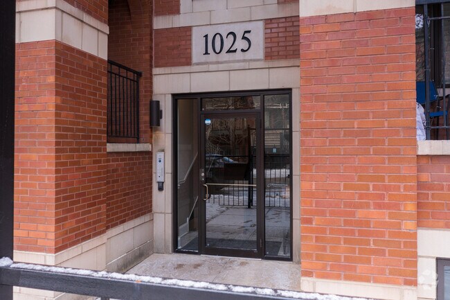 1025 W Monroe St in Chicago, IL - Building Photo - Building Photo