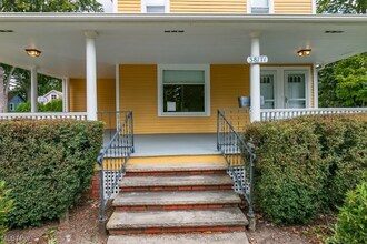 38171 Wilson Ave-Unit -Up in Willoughby, OH - Building Photo - Building Photo