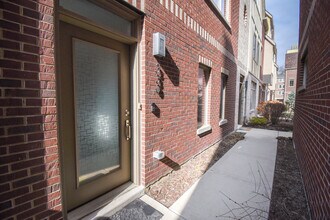 330 Pennsylvania Way in Oak Park, IL - Building Photo - Building Photo