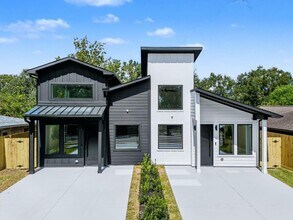 5029 Van Fleet St in Houston, TX - Building Photo - Building Photo
