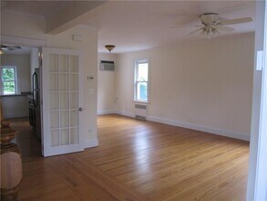 8 Winthrop Ave in Larchmont, NY - Building Photo - Building Photo