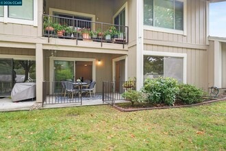 975 Terra California Dr in Walnut Creek, CA - Building Photo - Building Photo