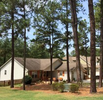 55 Sawmill Rd W in Pinehurst, NC - Building Photo