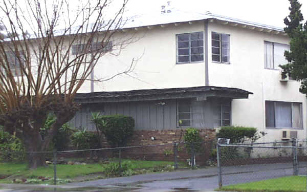 11621 Kittridge St in North Hollywood, CA - Foto de edificio - Building Photo