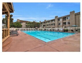 10400 Caminito Cuervo in San Diego, CA - Building Photo - Building Photo