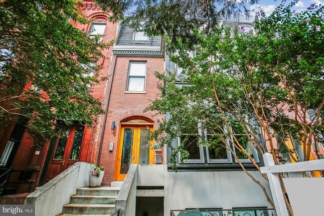 property at 941 M St NW