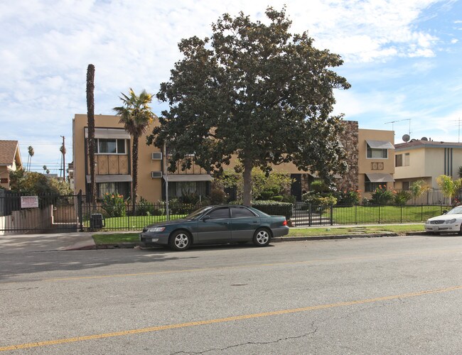 The Hobart Capri in Los Angeles, CA - Building Photo - Building Photo