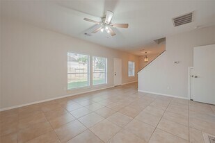 18339 Beaverdell Dr in Tomball, TX - Building Photo