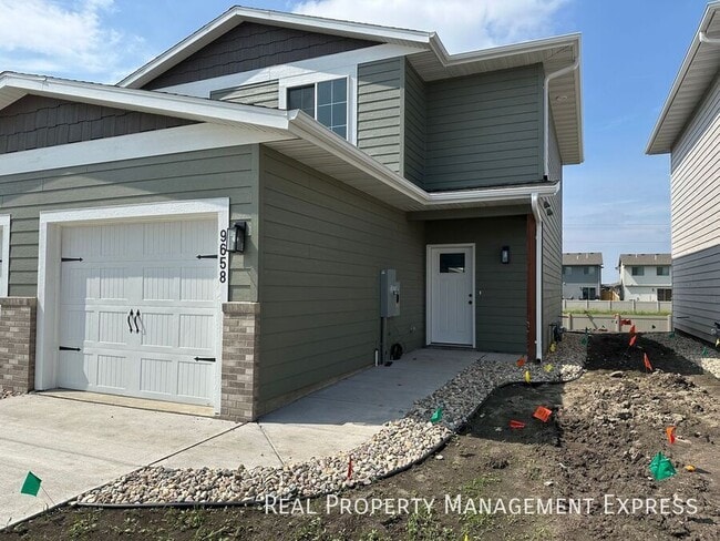 property at 9658 Tunis Dr