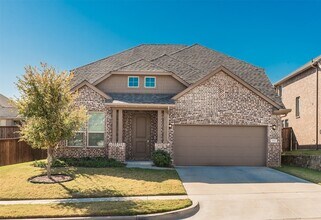 4742 Crestwood Dr in Haltom City, TX - Building Photo - Building Photo