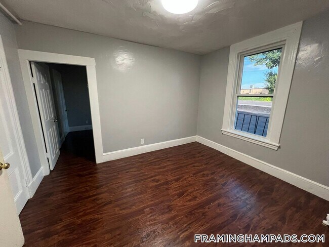 64 Hollis St-Unit -6 in Framingham, MA - Building Photo - Building Photo