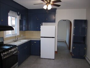 366 Hollis St, Unit 1 in Framingham, MA - Building Photo - Building Photo