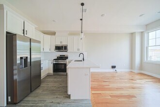 40 Wright Ave in Jersey City, NJ - Building Photo - Building Photo