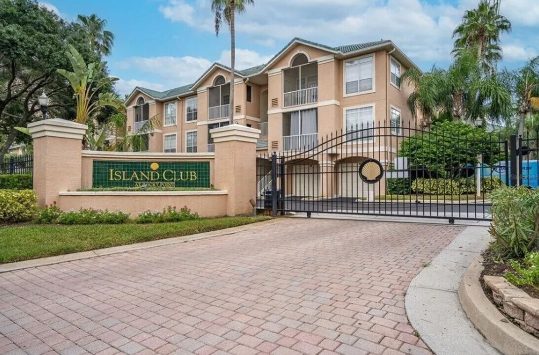 3205 Bay Club Cir in Tampa, FL - Building Photo