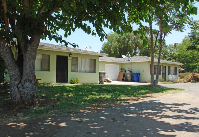 811-829 S Anza St in El Cajon, CA - Building Photo - Building Photo