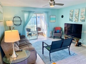 1625 Leisure Dr in Bradenton, FL - Building Photo - Building Photo