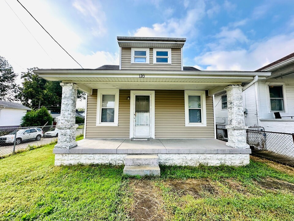 120 W Garrett St in Louisville, KY - Building Photo