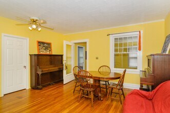 28 Ravenscroft Dr in Asheville, NC - Building Photo - Building Photo