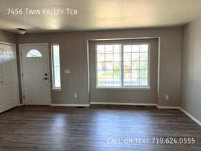 7456 Twin Valley Terrace in Colorado Springs, CO - Foto de edificio - Building Photo