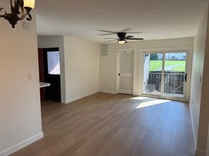 35 Gena Ct in Trenton, NJ - Building Photo - Building Photo