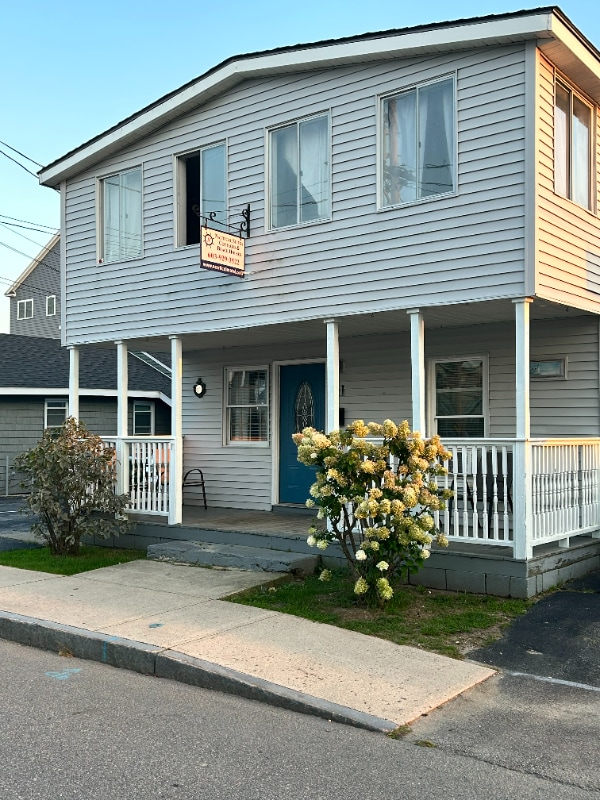 21 M St