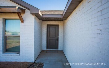 13407 Avenue R in Lubbock, TX - Foto de edificio - Building Photo