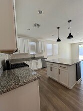 35040 N Barrel Rd in Queen Creek, AZ - Foto de edificio - Building Photo