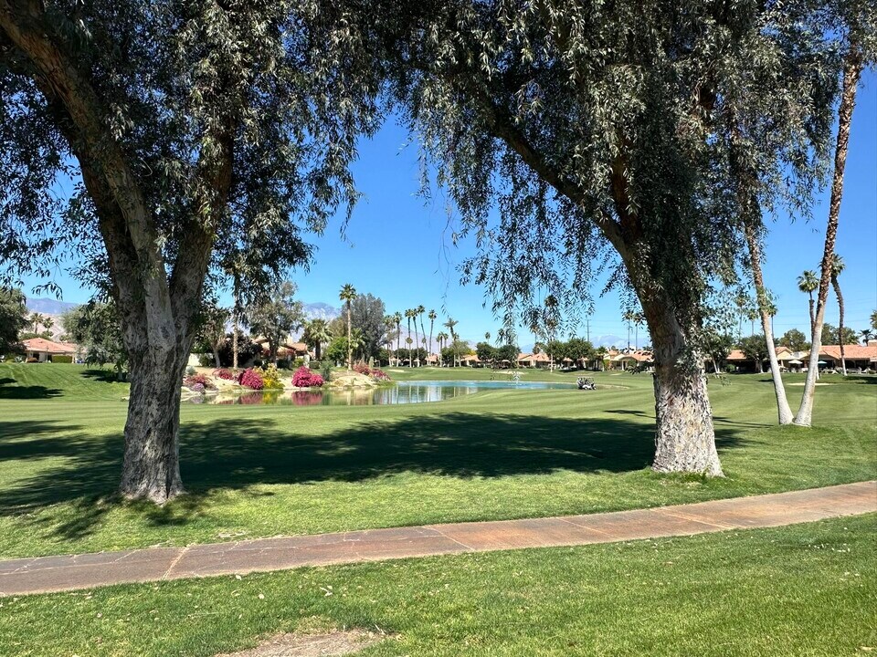 365 San Remo St in Palm Desert, CA - Building Photo