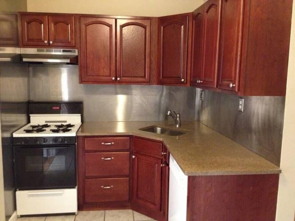 1229 Spruce St, Unit 2F Photo
