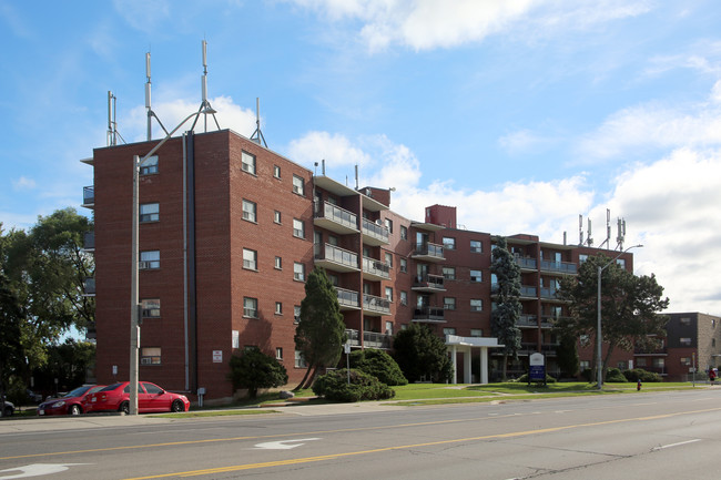 King Suites in Hamilton, ON - Building Photo - Building Photo