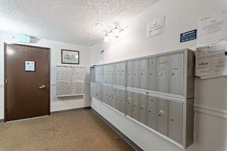 11540 Pinehurst Way NE in Seattle, WA - Building Photo - Building Photo