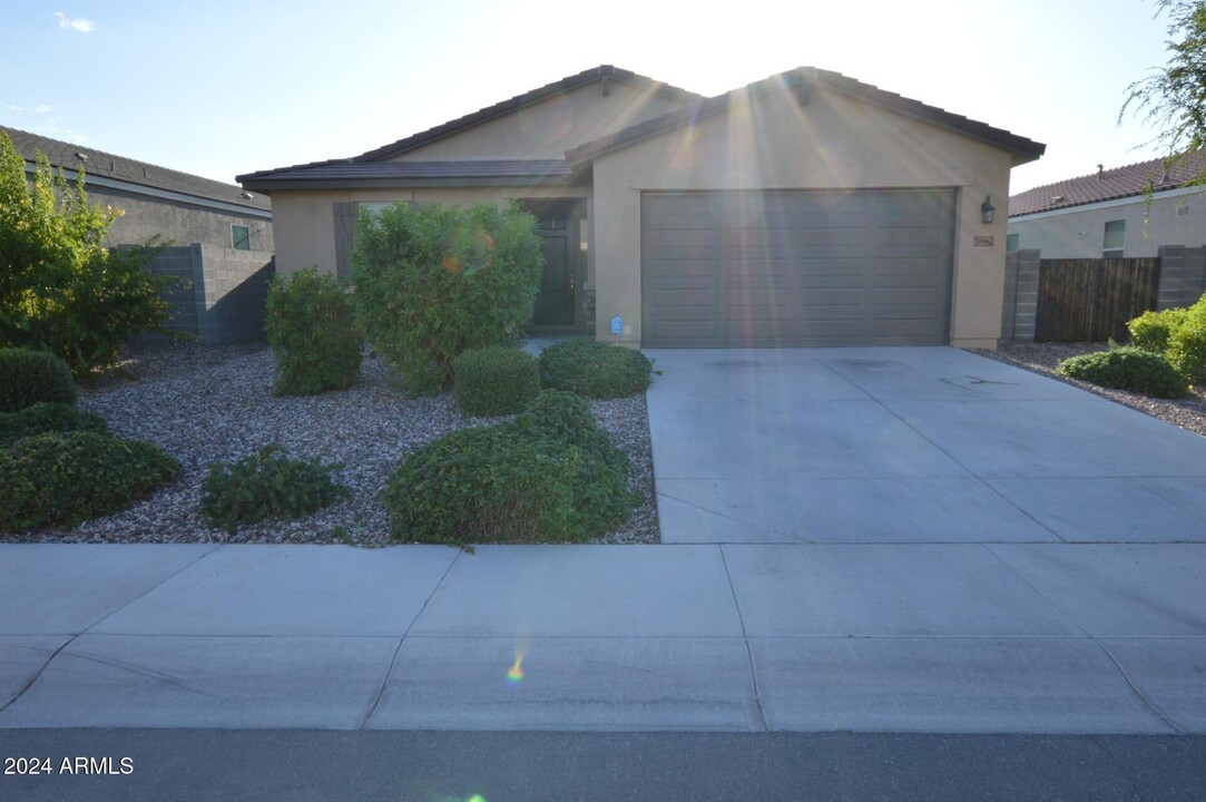 36442 N Tatonga Trail in San Tan Valley, AZ - Building Photo