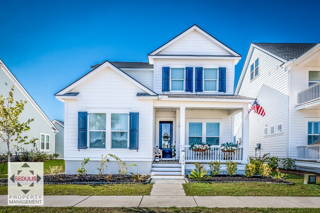 1754 Sandybrook Dr in Mount Pleasant, SC - Building Photo