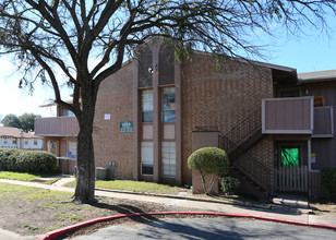 Mira Monte Apartments in Fort Worth, TX - Building Photo - Building Photo