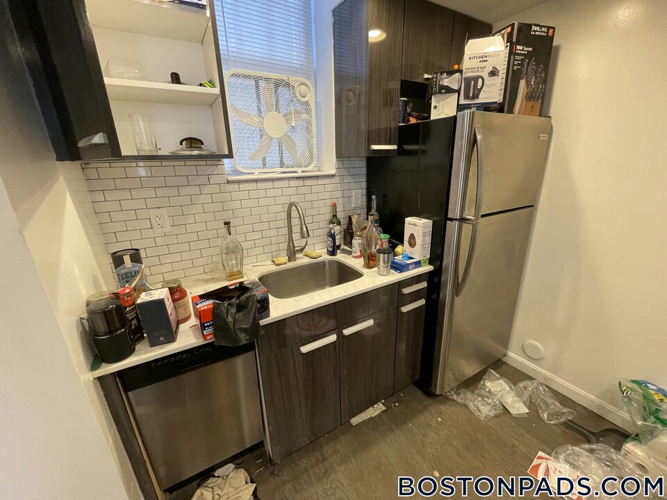 105 Queensberry St in Boston, MA - Building Photo