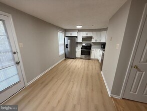 8916 Pembrook Woods in Laurel, MD - Building Photo - Building Photo