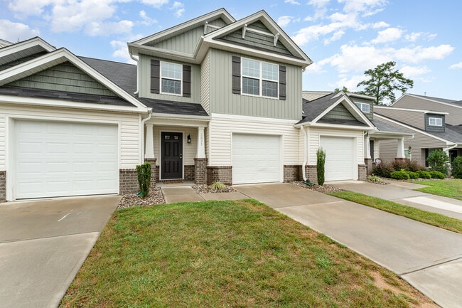 3831 Copperfield Ct in High Point, NC - Building Photo - Building Photo
