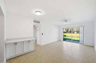 3228 Coral Ridge Dr, Unit 3228 in Coral Springs, FL - Foto de edificio - Building Photo