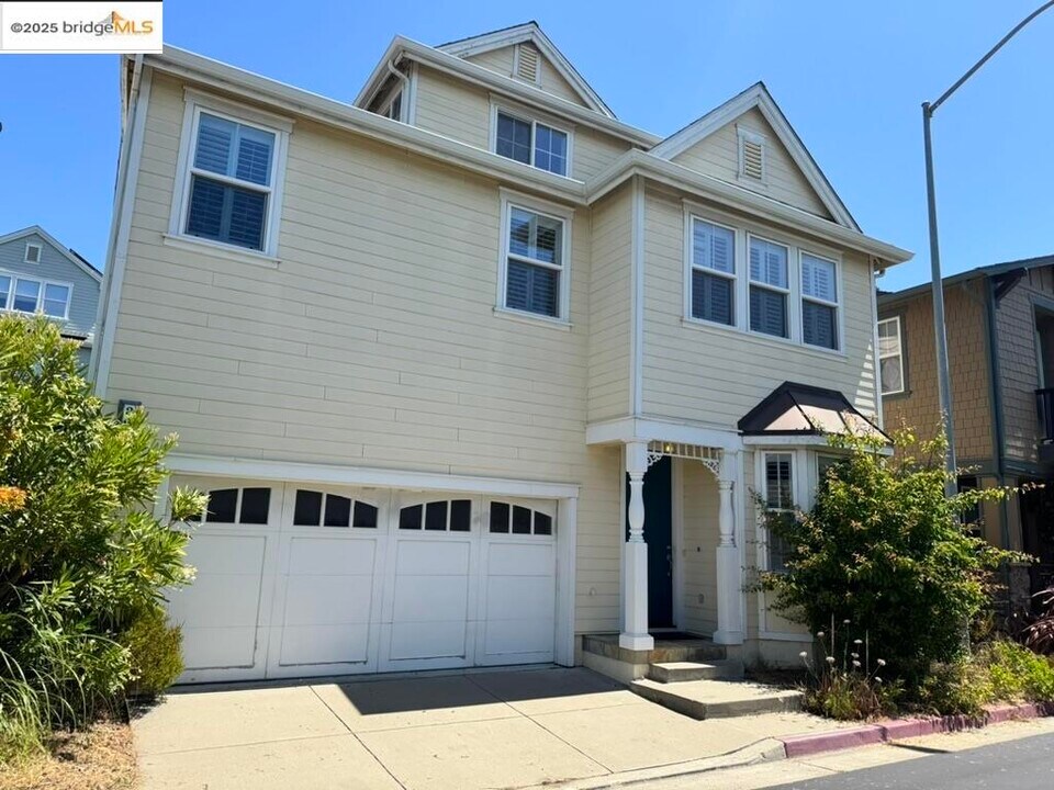203 Seaview Dr in Richmond, CA - Building Photo
