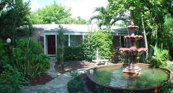 2019 Plunkett St in Hollywood, FL - Building Photo