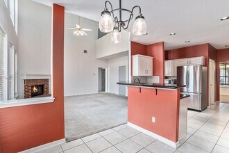2635 Lakehills St in San Antonio, TX - Foto de edificio - Building Photo
